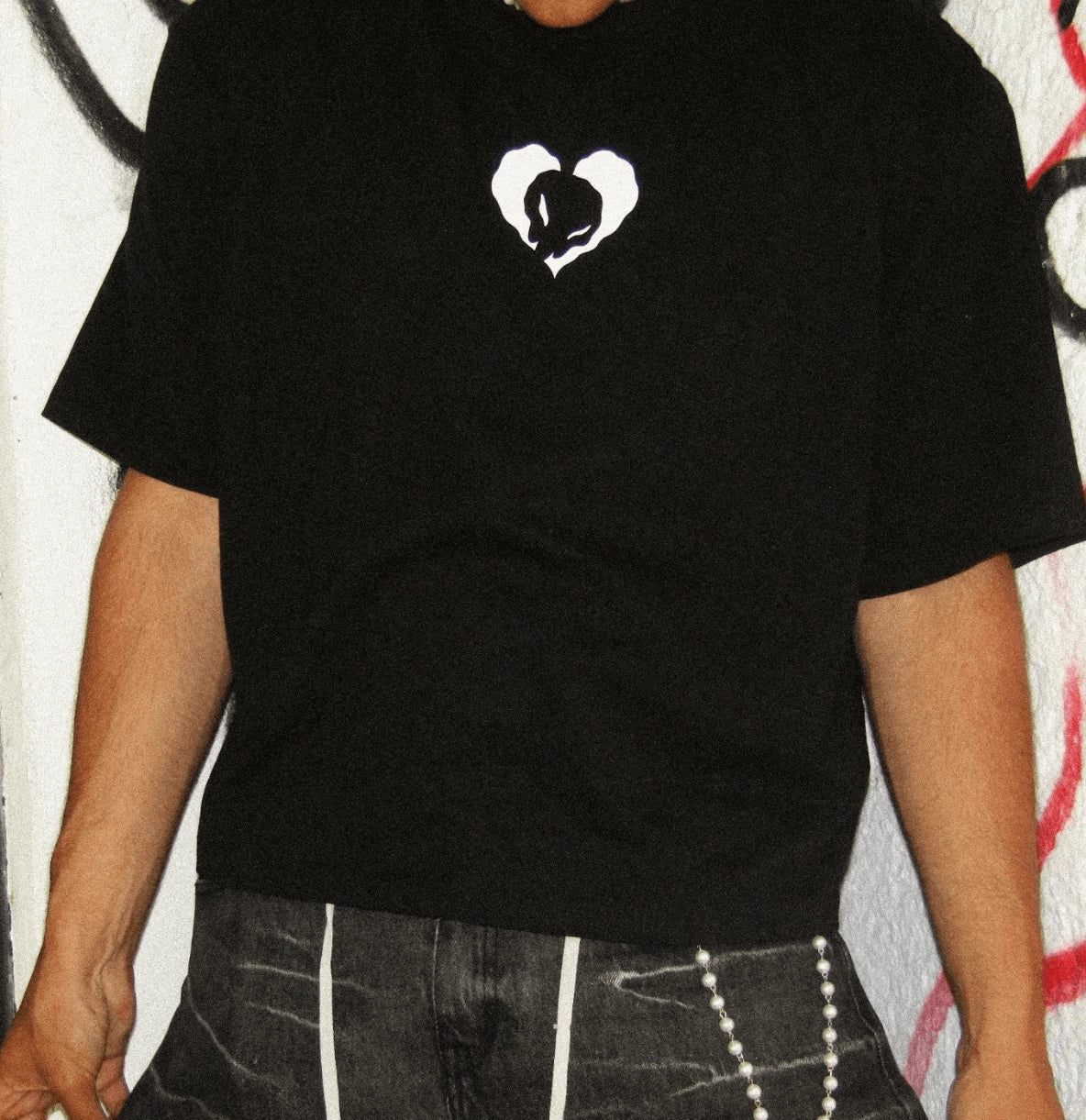 PAINFULL LOVE T-SHIRT - Skull Hearts